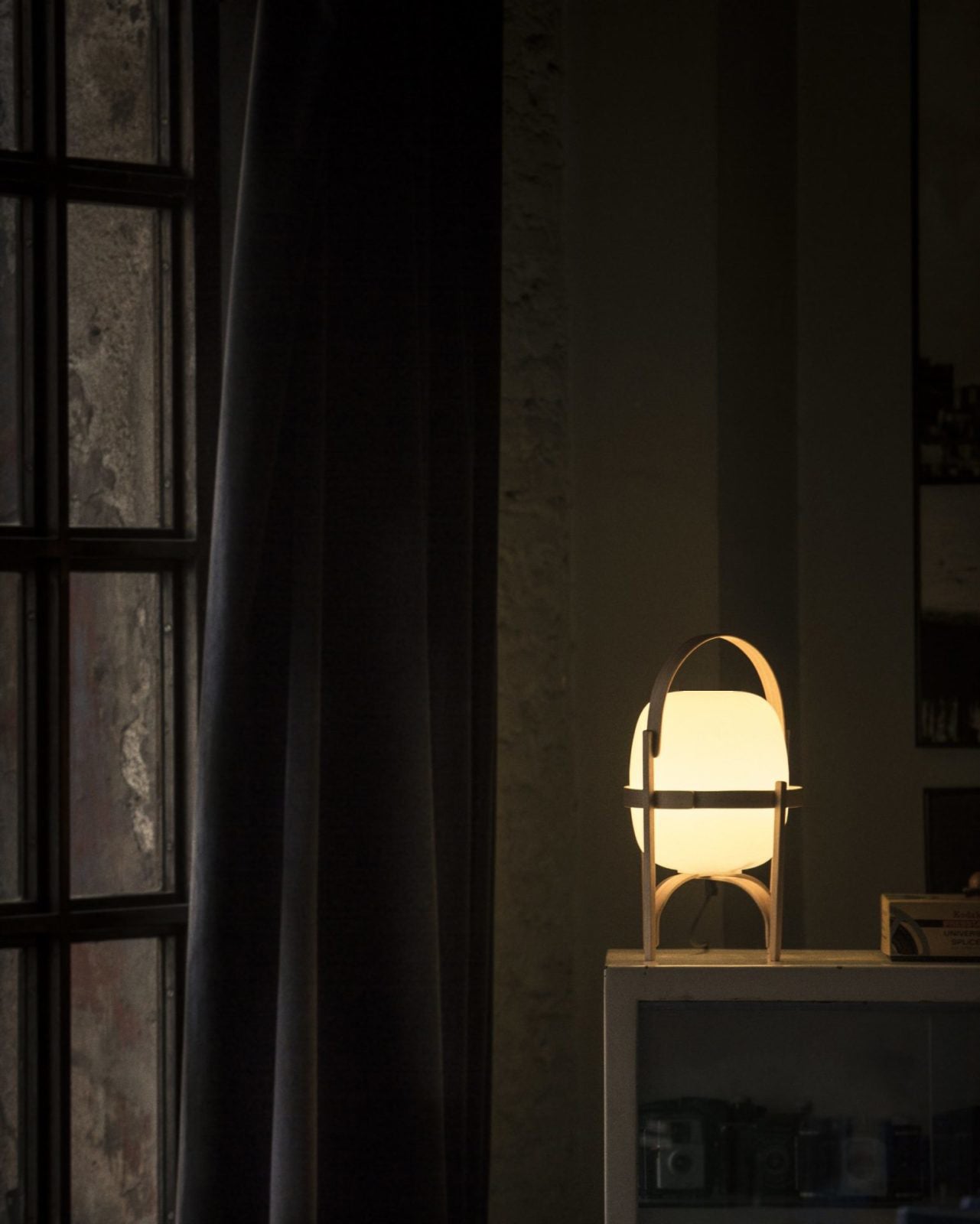 Lampe Nomade en Verre et Bois, Style Lanterne
