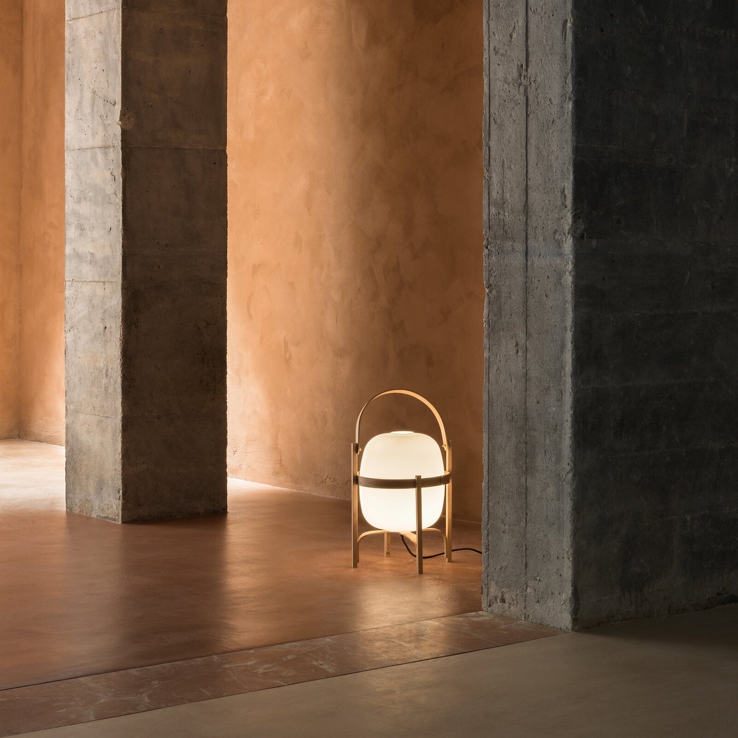 Lampe Nomade en Verre et Bois, Style Lanterne