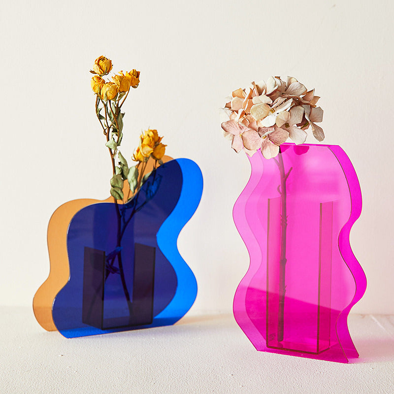 Vases Postmodernes en Acrylique – Élégance Artistique et Transparence Moderne