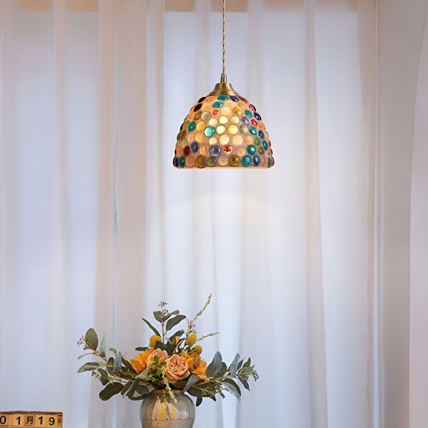 Suspension Coquillages Naturels – Laiton coloré