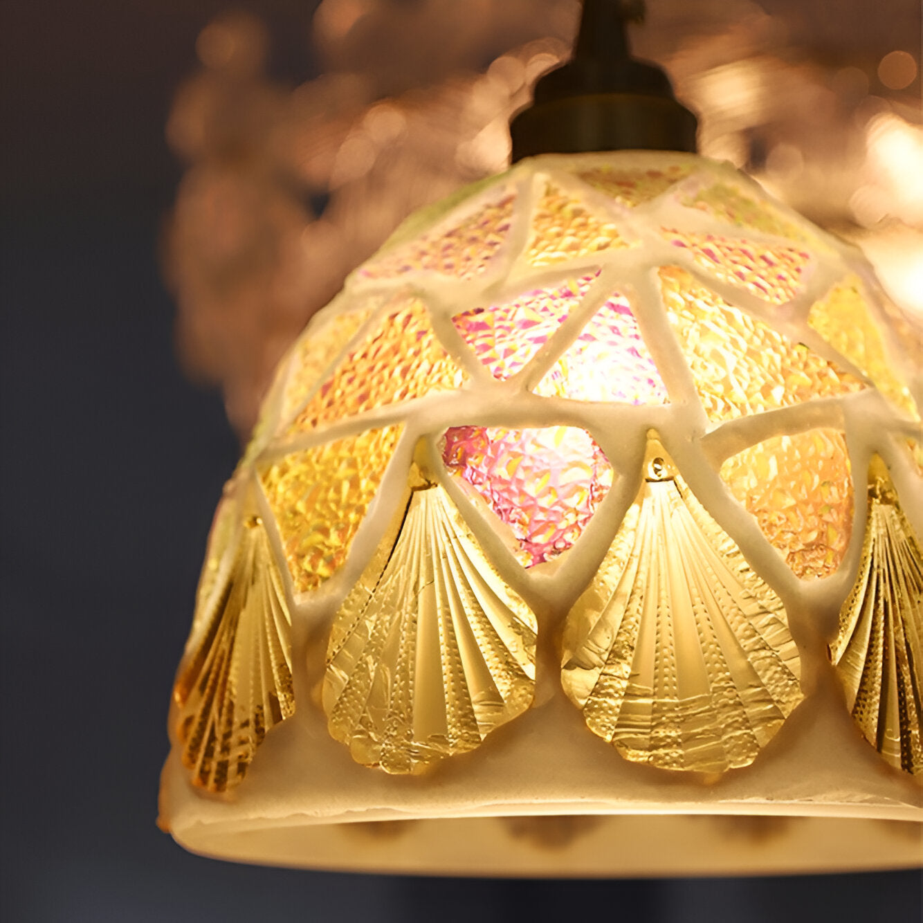 Suspension Coquillages Naturels – Laiton coloré