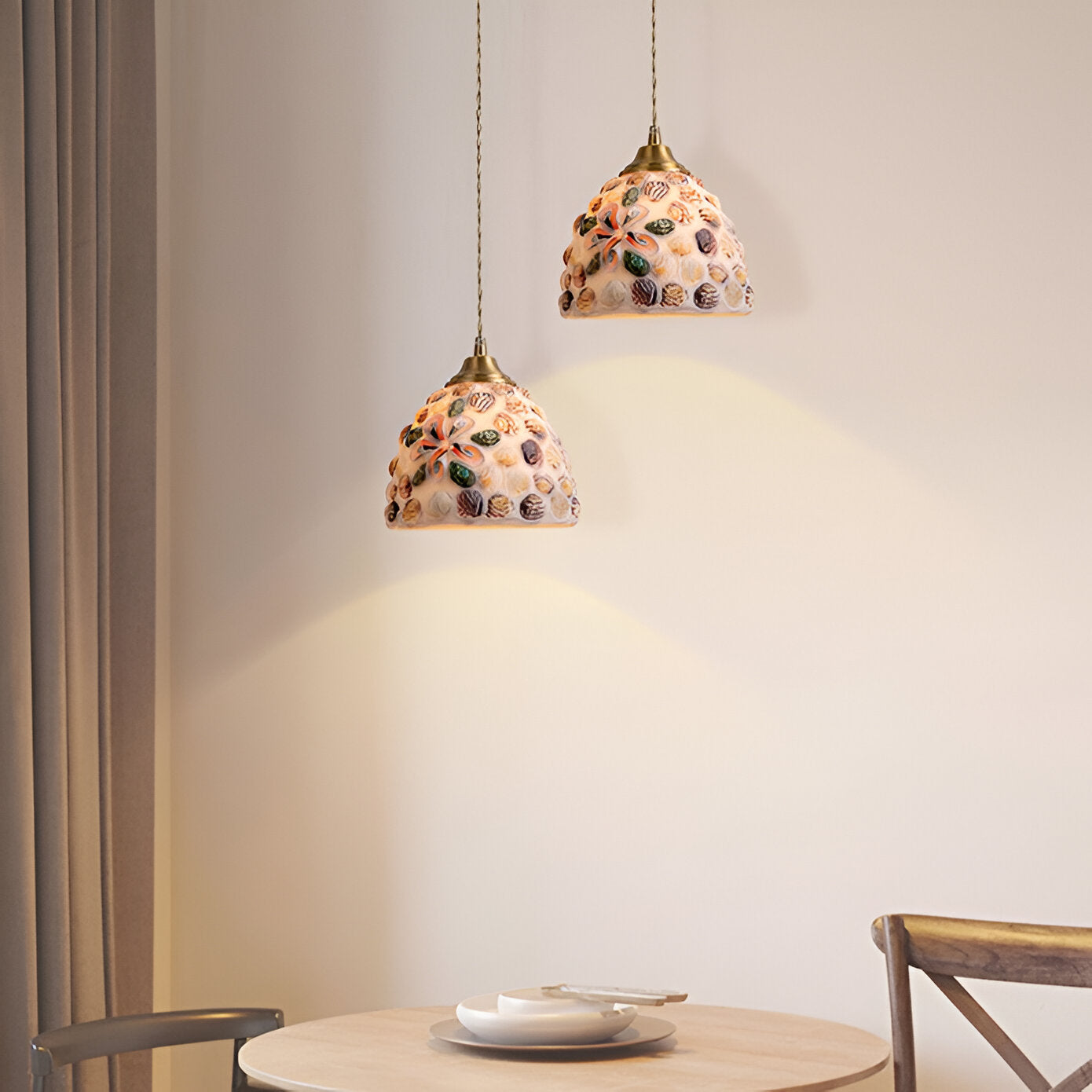 Suspension Coquillages Naturels – Laiton coloré
