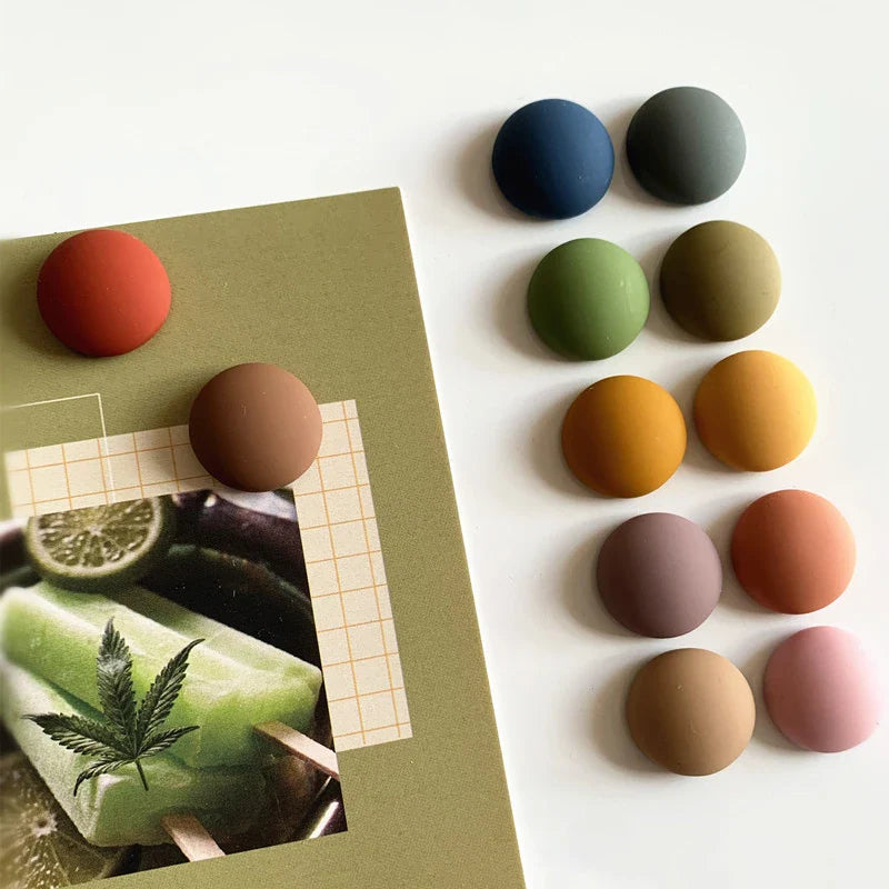 Ensemble de Magnets Boules Macaron – Une Touche Ludique pour Votre Cuisine