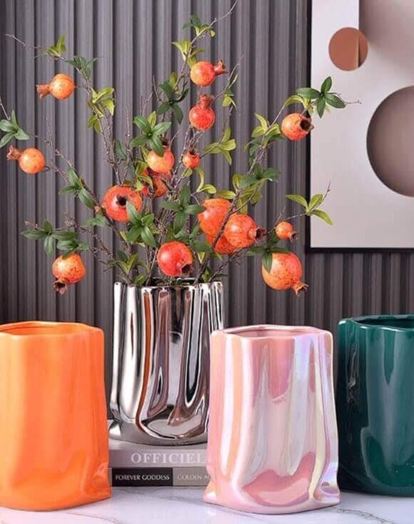Vase en Céramique Effet Sac en Papier – Élégant et Moderne