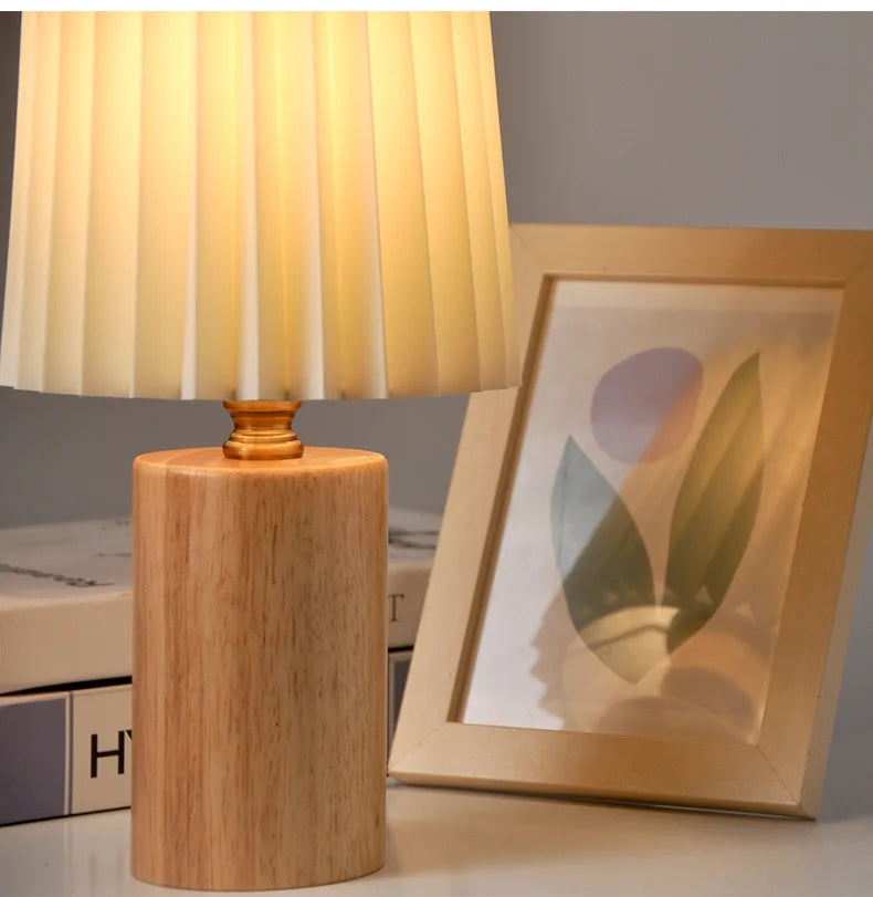 Lampe de Table Bois et Abat-Jour Plissé
