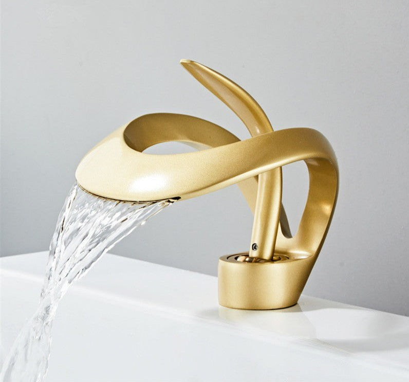 Waterfall – Robinet de Salle de Bain en Laiton Doré Brossé avec Bec Cascade
