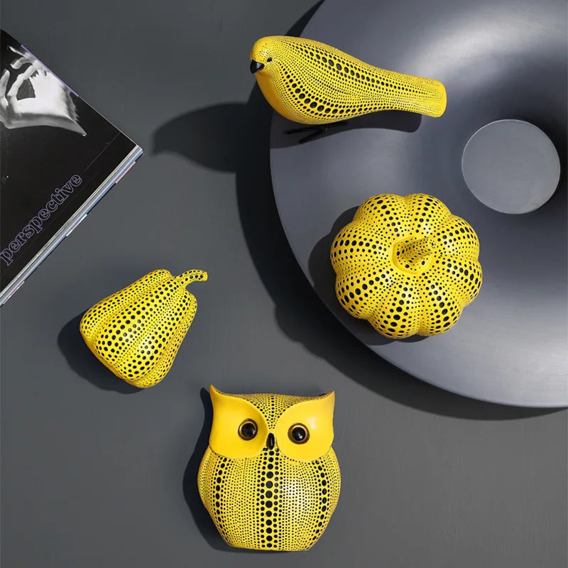 Figurines Décoratives Jaunes Style Kusama – Sculptures Pop Art Modernes en Résine