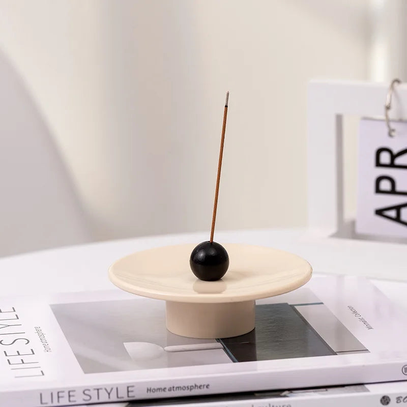Support à Encens en Bois avec Boules Colorées – Élégance Sensorielle et Design Moderne
