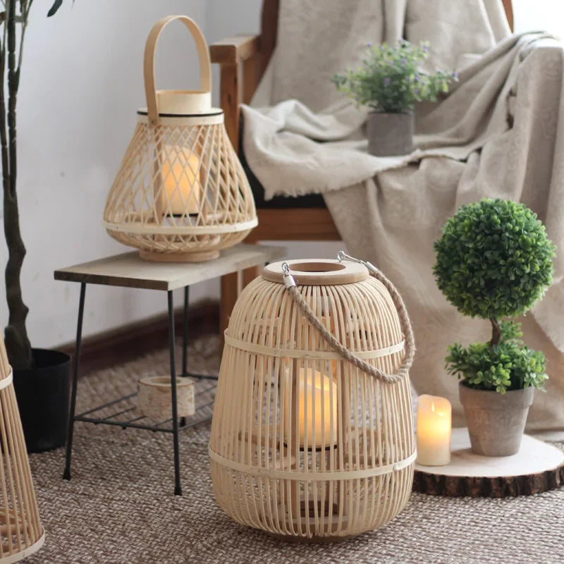 Lanterne en rotin avec bougie LED – Ambiance chaleureuse et design naturel pour intérieur et extérieur