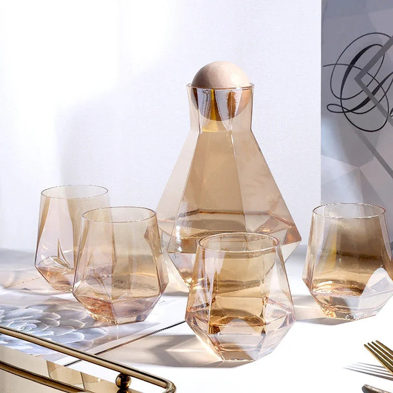 Ensemble de Verres en Forme de Diamant – Élégance Lumineuse pour Vos Boissons