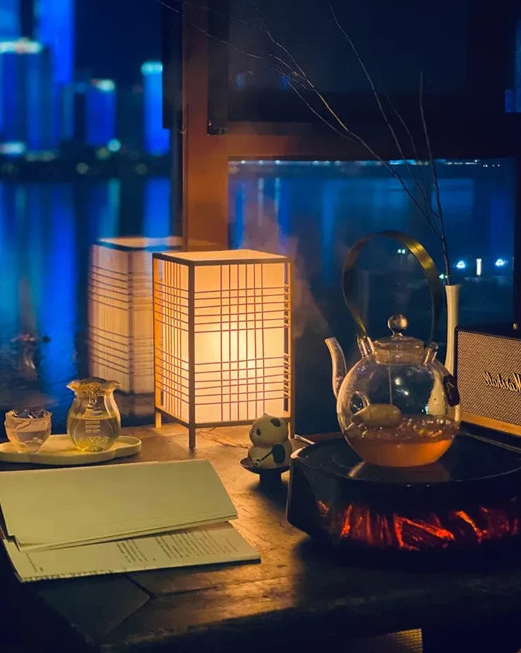 Lampe de table japonaise tissée en bambou – Élégance artisanale et ambiance naturelle