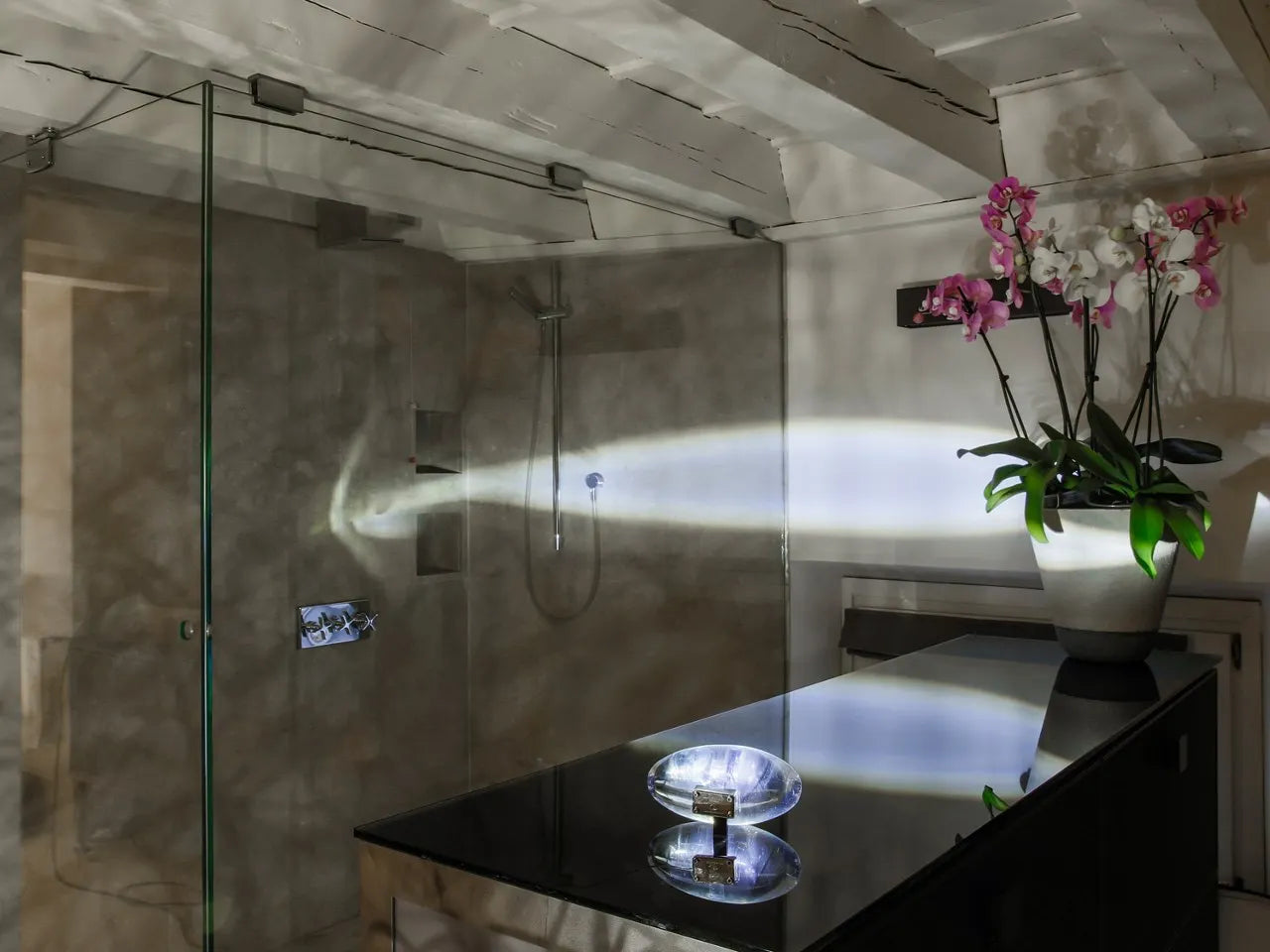 Lampe de Table LED Ciel – Une Éclatante Œuvre d’Art Lumineuse
