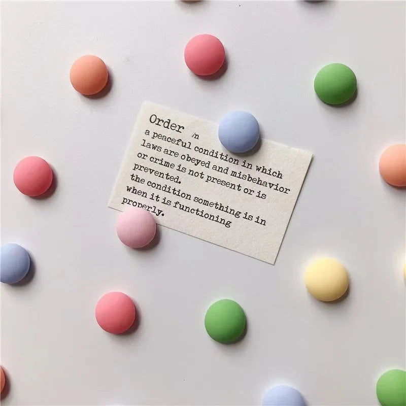 Ensemble de Magnets Boules Macaron – Une Touche Ludique pour Votre Cuisine
