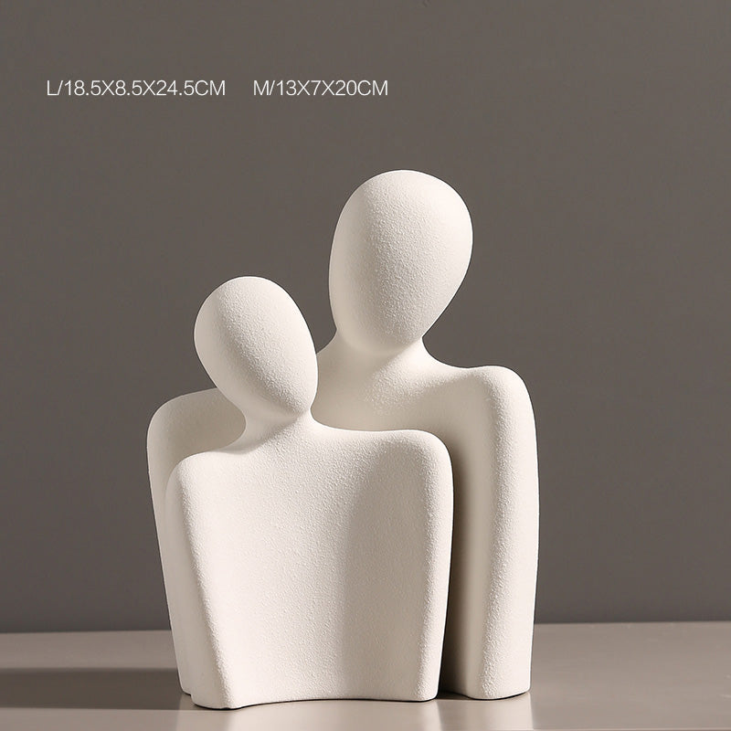 Sculpture Céramique "Mes Bras Toujours Pour Toi" – Une Ode à l’Amour et à l’Intimité