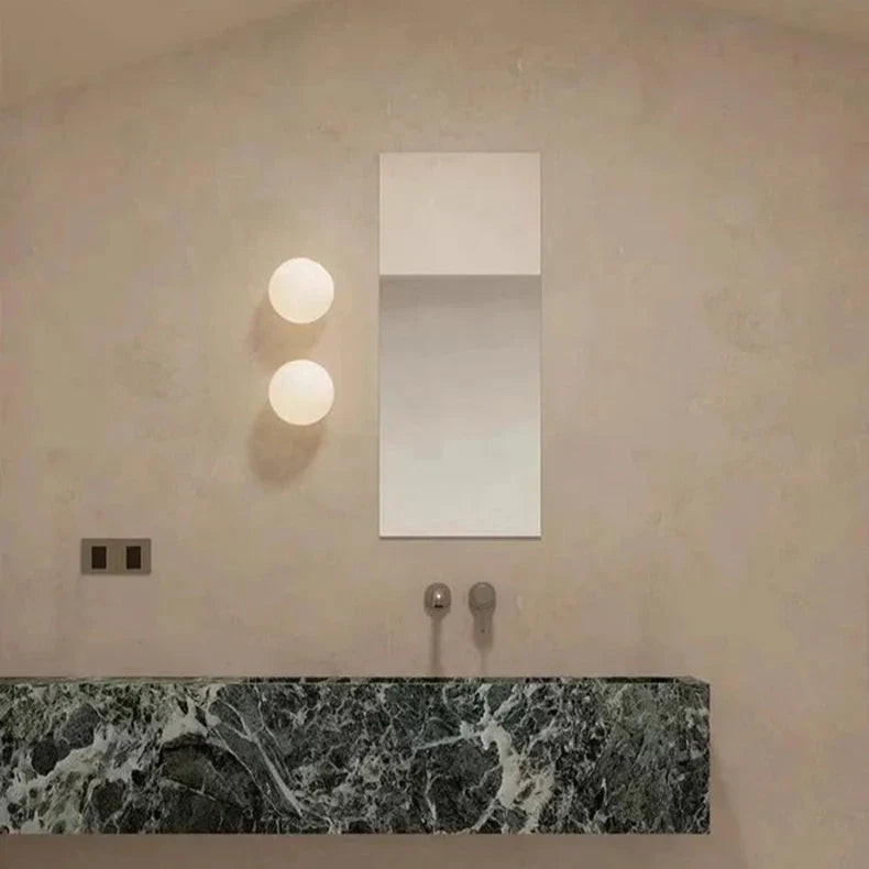 Applique Murale Ronde Verre Opalin Blanc Moderne