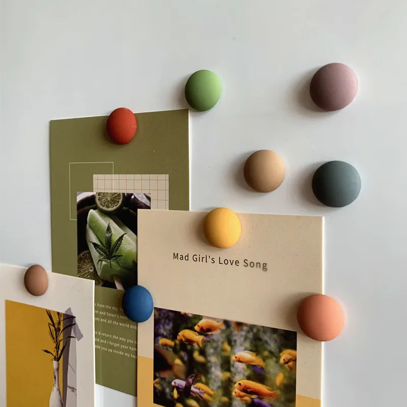 Ensemble de Magnets Boules Macaron – Une Touche Ludique pour Votre Cuisine