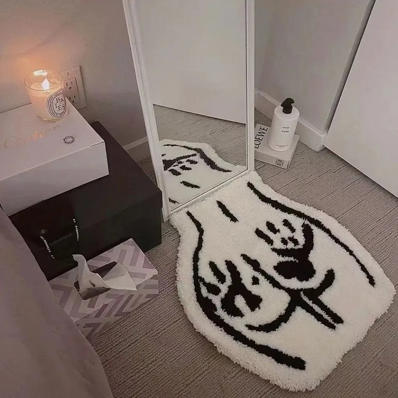 Tapis Fait Main Empreinte Ludique – Une Touche d’Humour et de Style pour Votre Intérieur