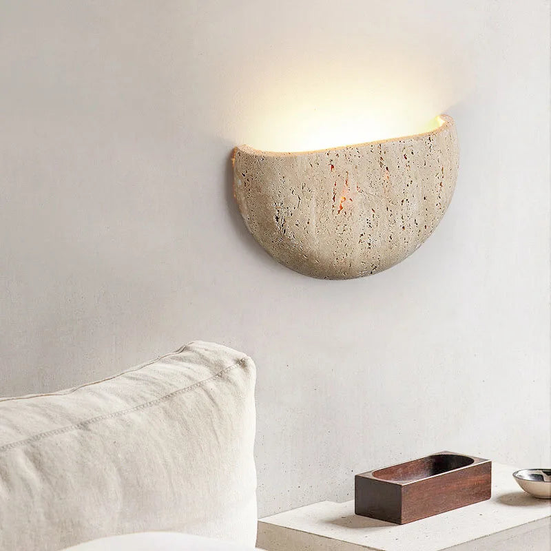 Applique Murale LED Demi-Lune en Pierre – Wabi-Sabi