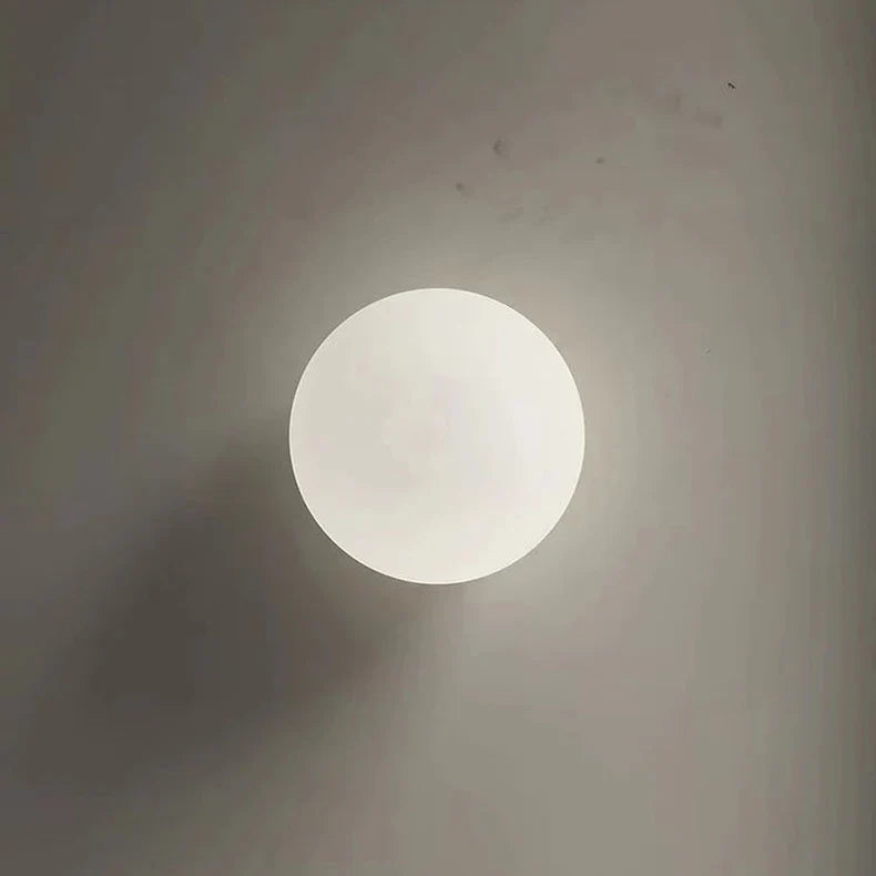 Applique Murale Ronde Verre Opalin Blanc Moderne