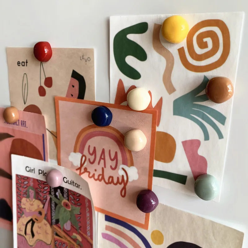 Ensemble de Magnets Boules Macaron – Une Touche Ludique pour Votre Cuisine