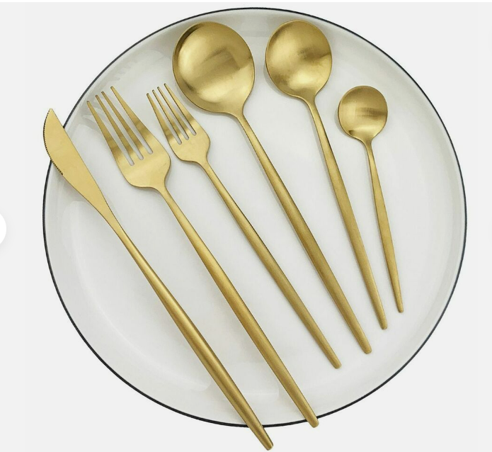 Set de couverts minimaliste - Élégance et Simplicité pour Votre Table