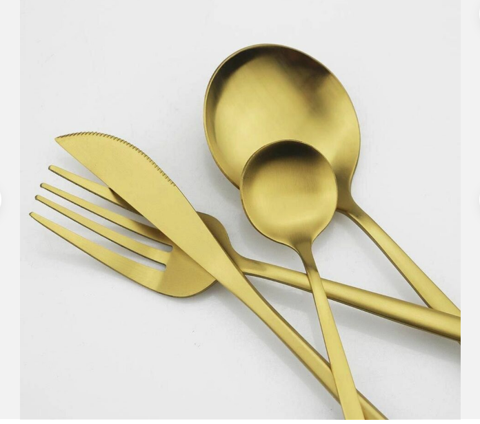 Set de couverts minimaliste - Élégance et Simplicité pour Votre Table