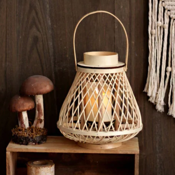 Lanterne en rotin avec bougie LED – Ambiance chaleureuse et design naturel pour intérieur et extérieur