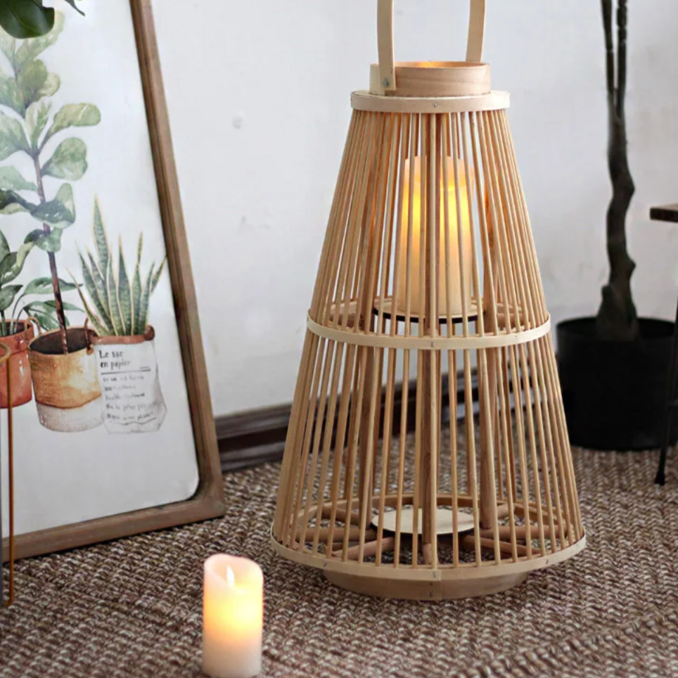 Lanterne en rotin avec bougie LED – Ambiance chaleureuse et design naturel pour intérieur et extérieur