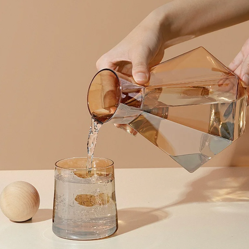 Ensemble de Verres en Forme de Diamant – Élégance Lumineuse pour Vos Boissons