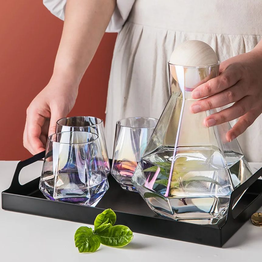 Ensemble de Verres en Forme de Diamant – Élégance Lumineuse pour Vos Boissons