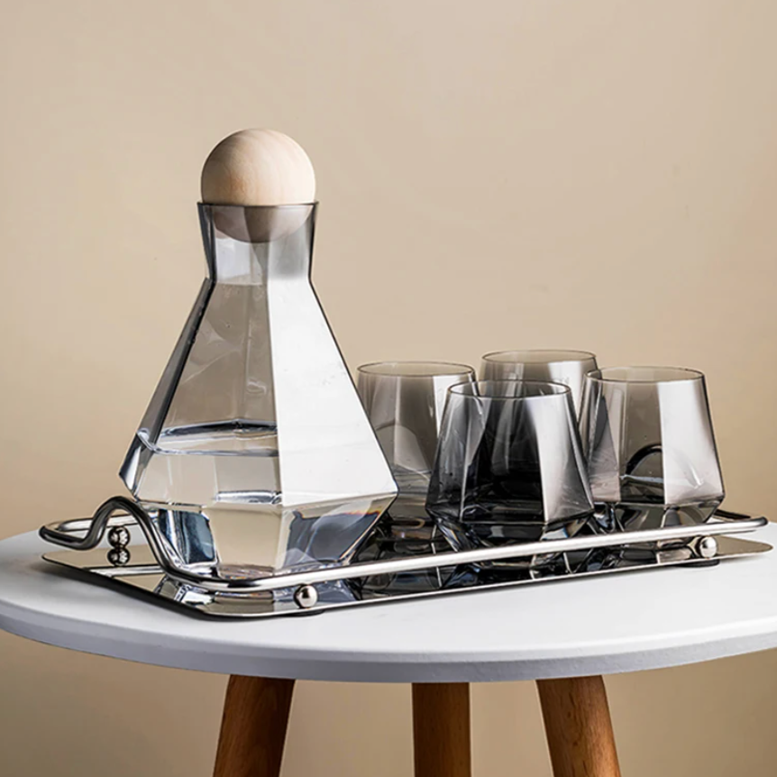 Ensemble de Verres en Forme de Diamant – Élégance Lumineuse pour Vos Boissons