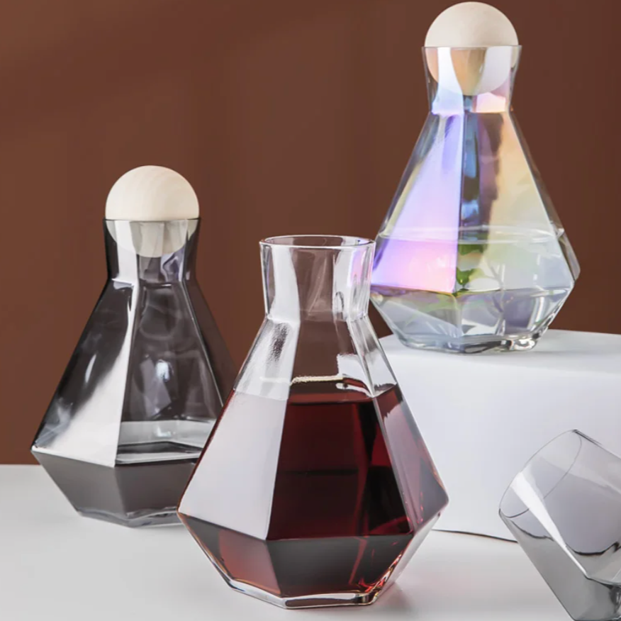 Ensemble de Verres en Forme de Diamant – Élégance Lumineuse pour Vos Boissons