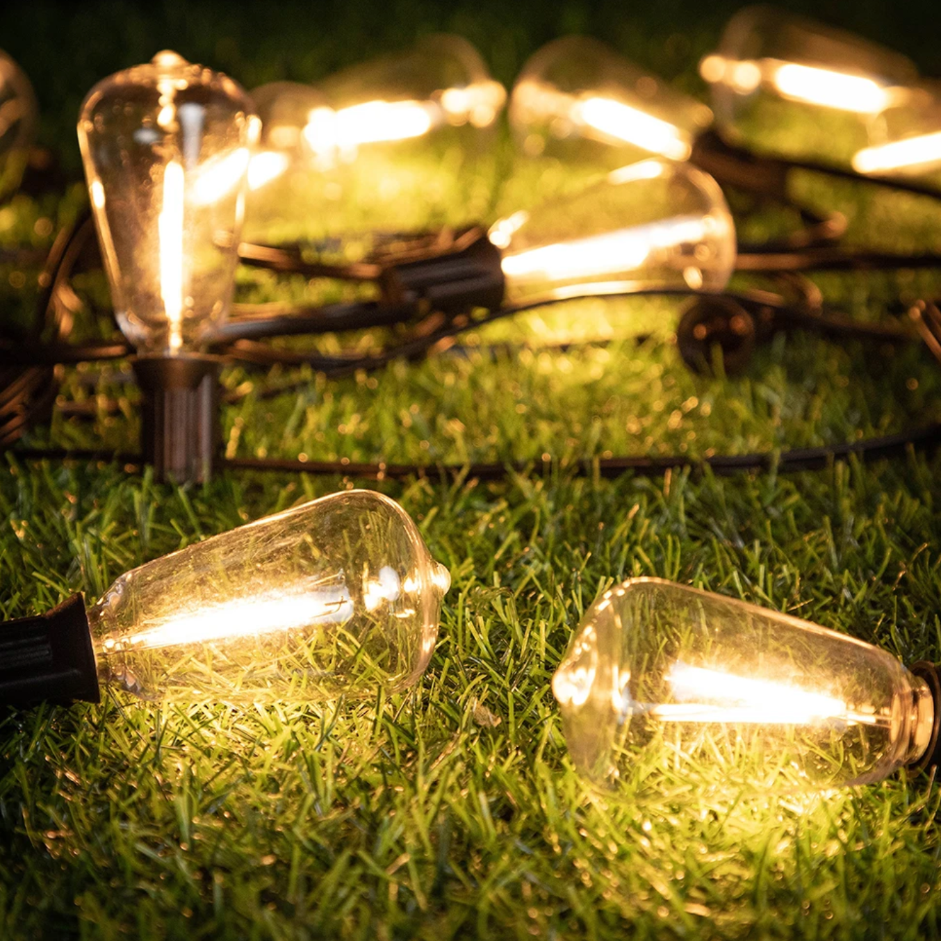 Guirlandes Lumineuses Extérieures Incassables – Ambiance Magique et Résistante pour Vos Soirées en Plein Air