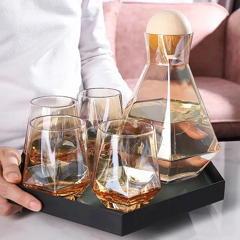Ensemble de Verres en Forme de Diamant – Élégance Lumineuse pour Vos Boissons