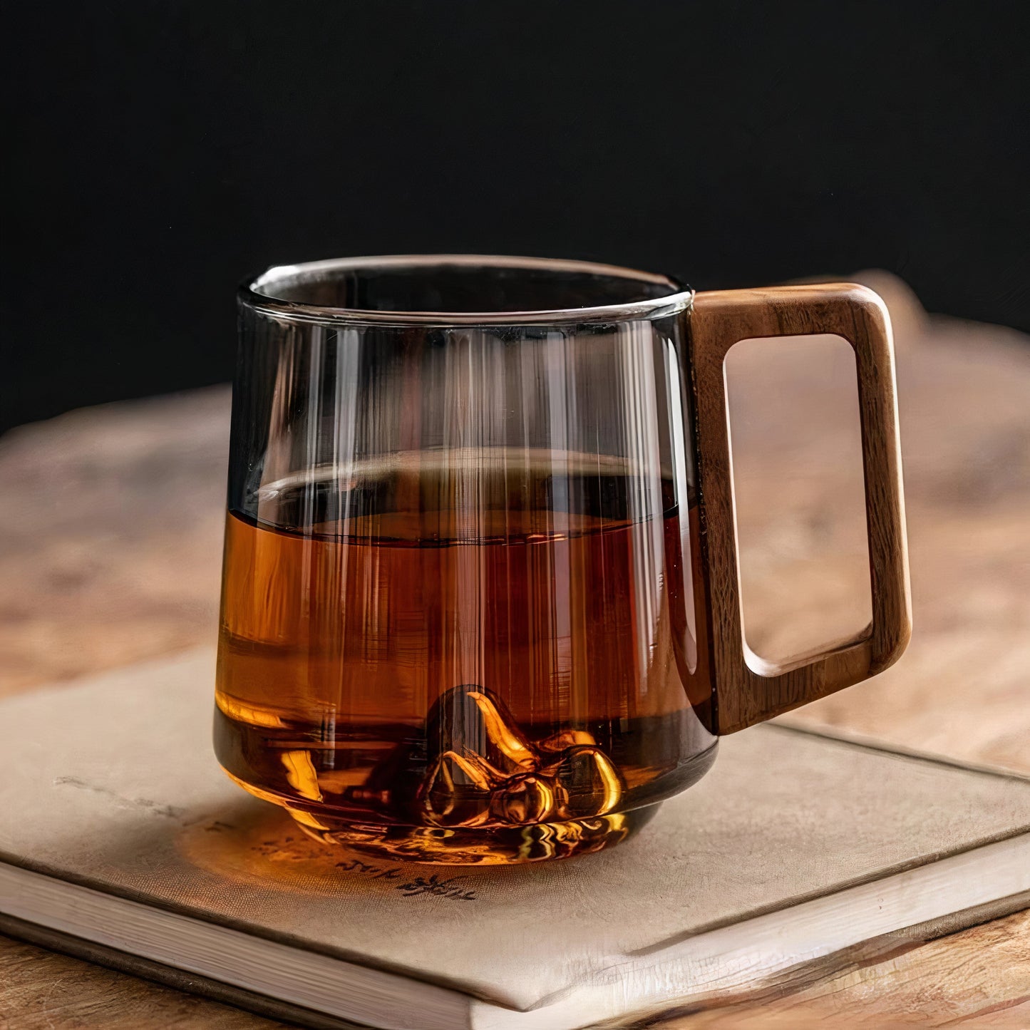 Tasse à Café Verre Gris Fumé avec Poignée en Noyer 450ml