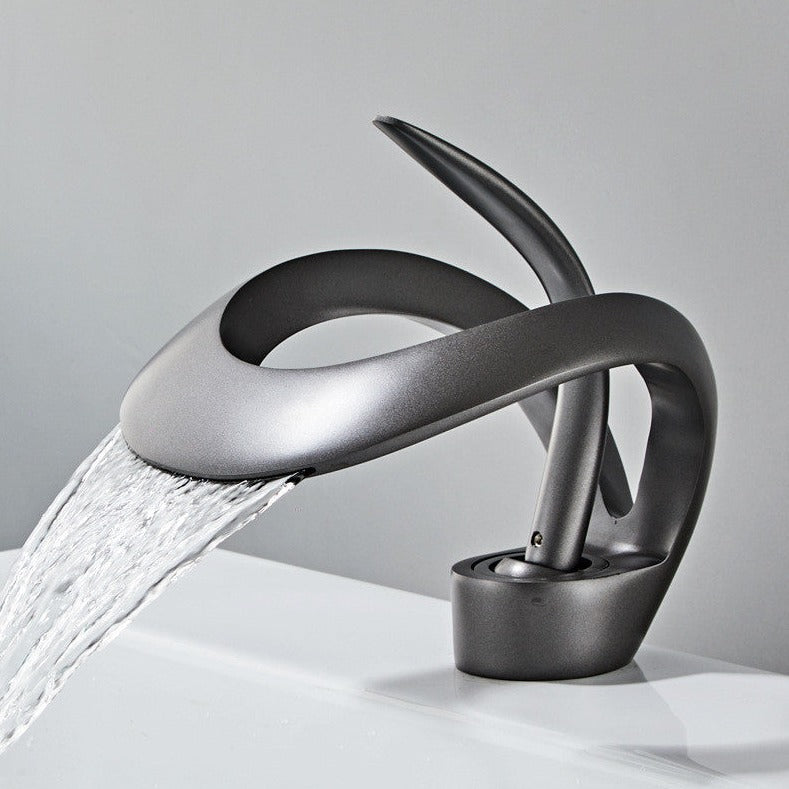 Waterfall – Robinet de Salle de Bain en Laiton Doré Brossé avec Bec Cascade