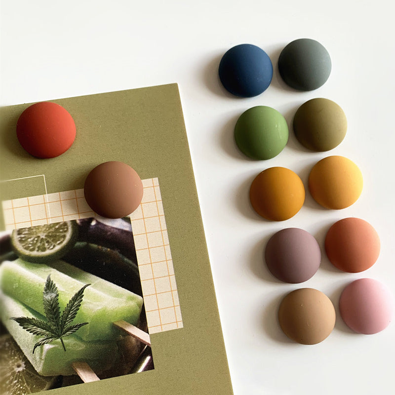 Ensemble de Magnets Boules Macaron – Une Touche Ludique pour Votre Cuisine