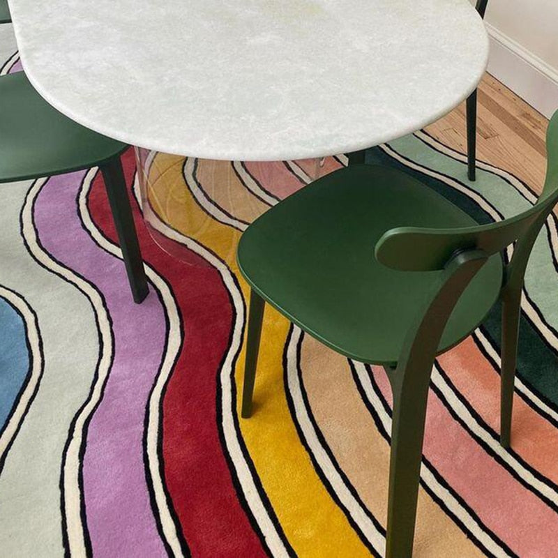 Tapis Fluffy Arc-en-ciel Mignon avec Forme Irrégulière – Une touche joyeuse et audacieuse pour votre intérieur