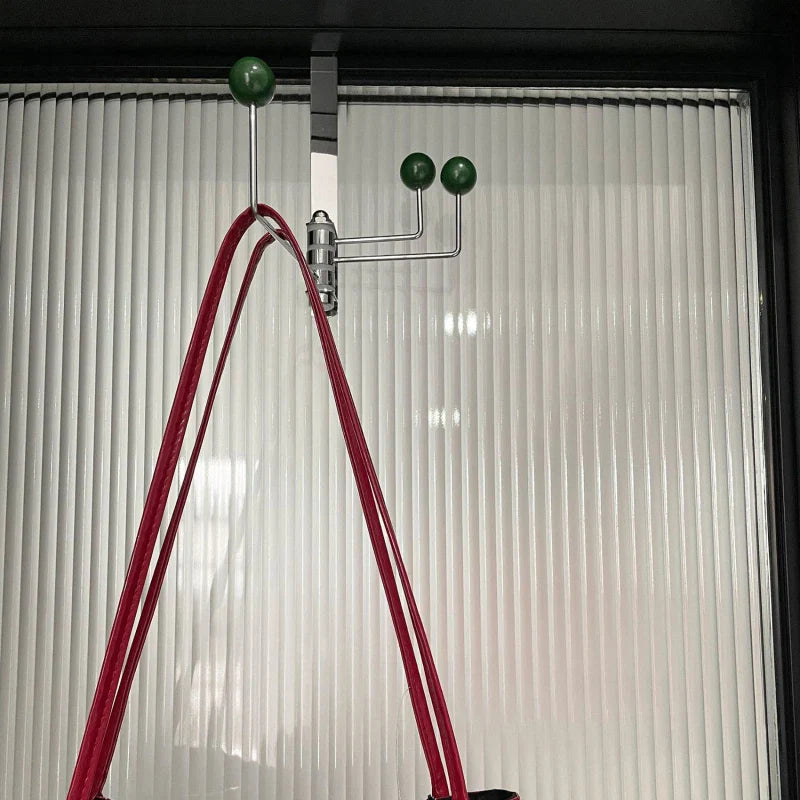 Porte-Ballon Rotatif Mural – Rangement Élégant et Gain de Place