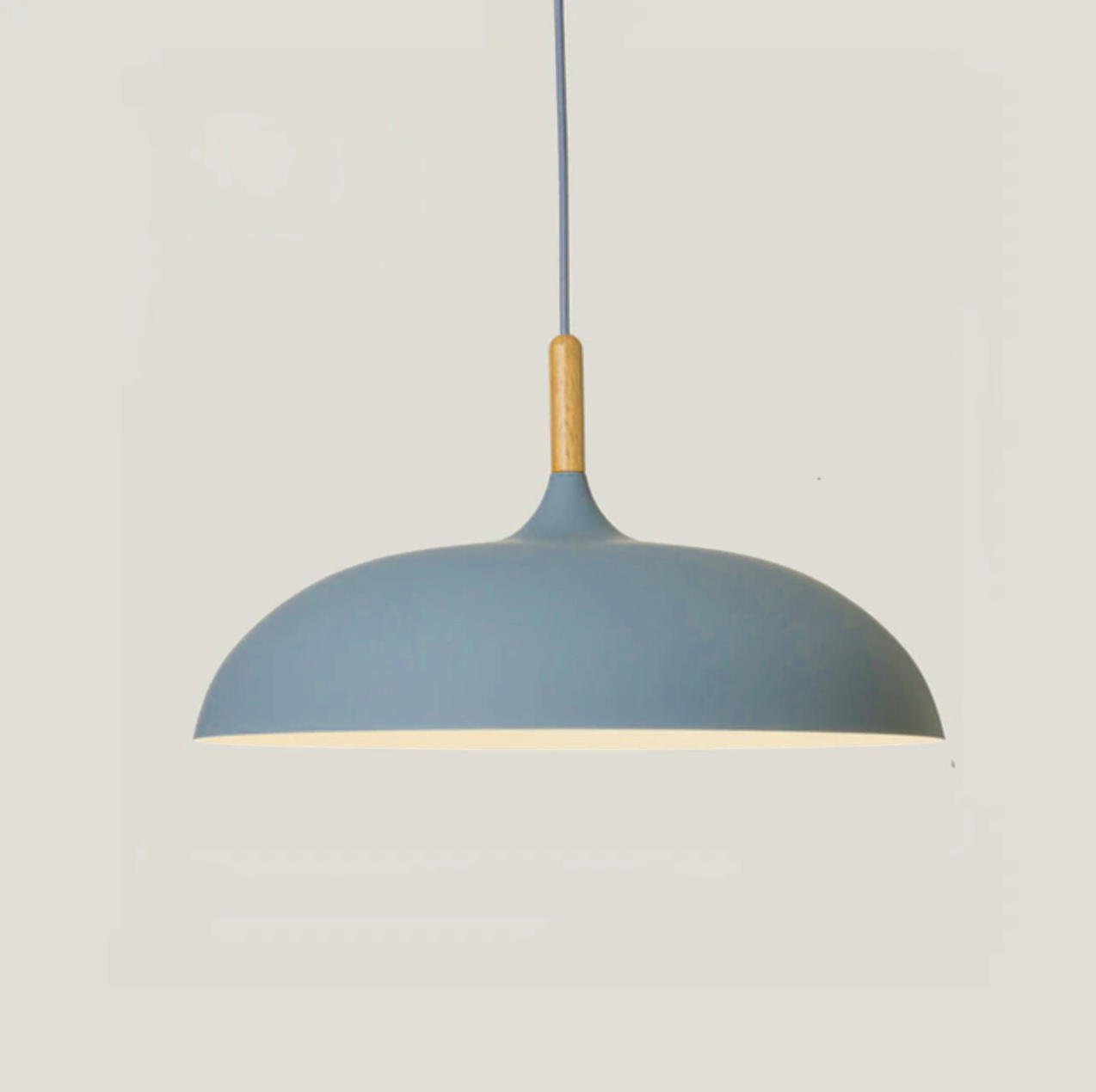 Suspensions Pastel en Métal et Bois – Éclairage Élégant et Moderne