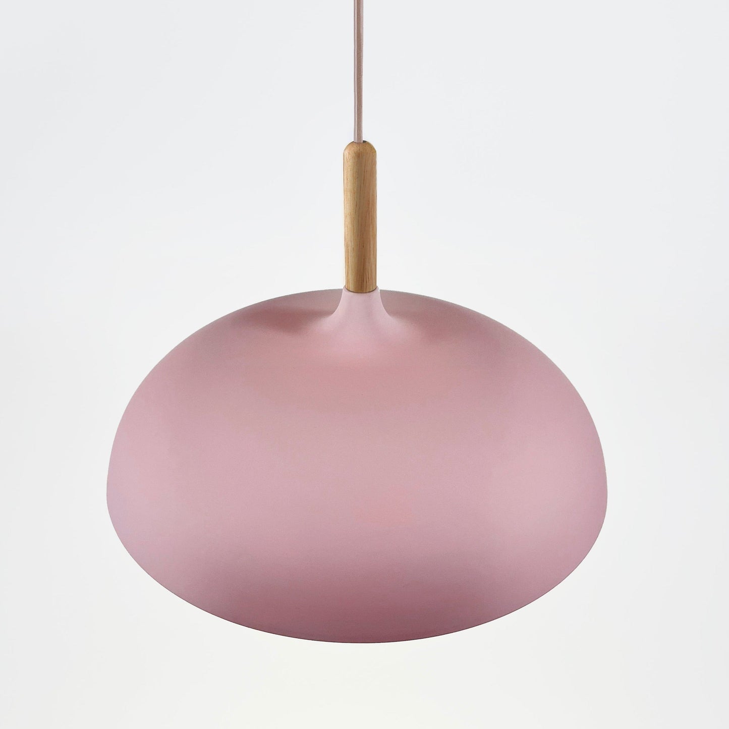 Suspensions Pastel en Métal et Bois – Éclairage Élégant et Moderne