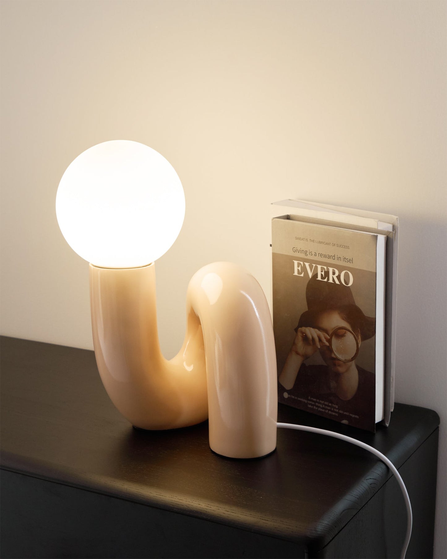 Lampe de Table Design, Verre Opale et Base Spiralée, 40 cm