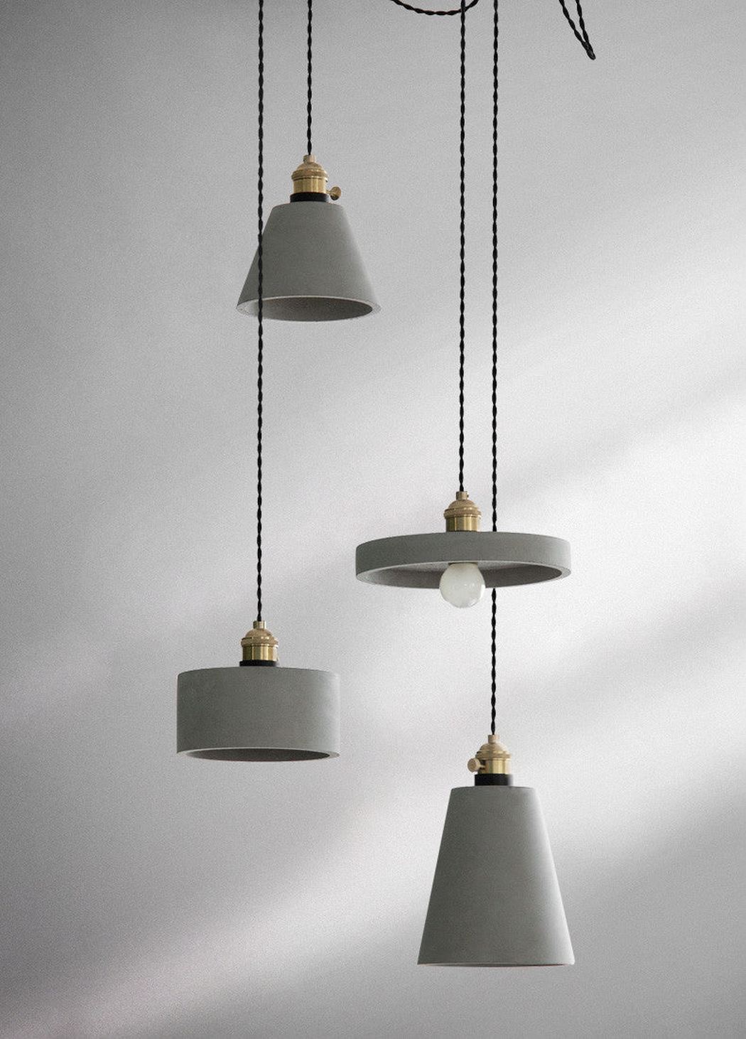 Suspension Béton Vasa avec Douille Laiton Design Brut