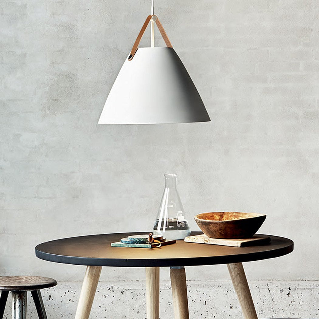 Suspension Minimaliste Métal & Cuir – Design Scandinave