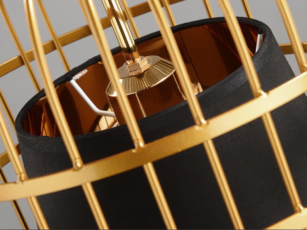 Suspension Cage Dorée avec Abat-Jour Noir en Tissu