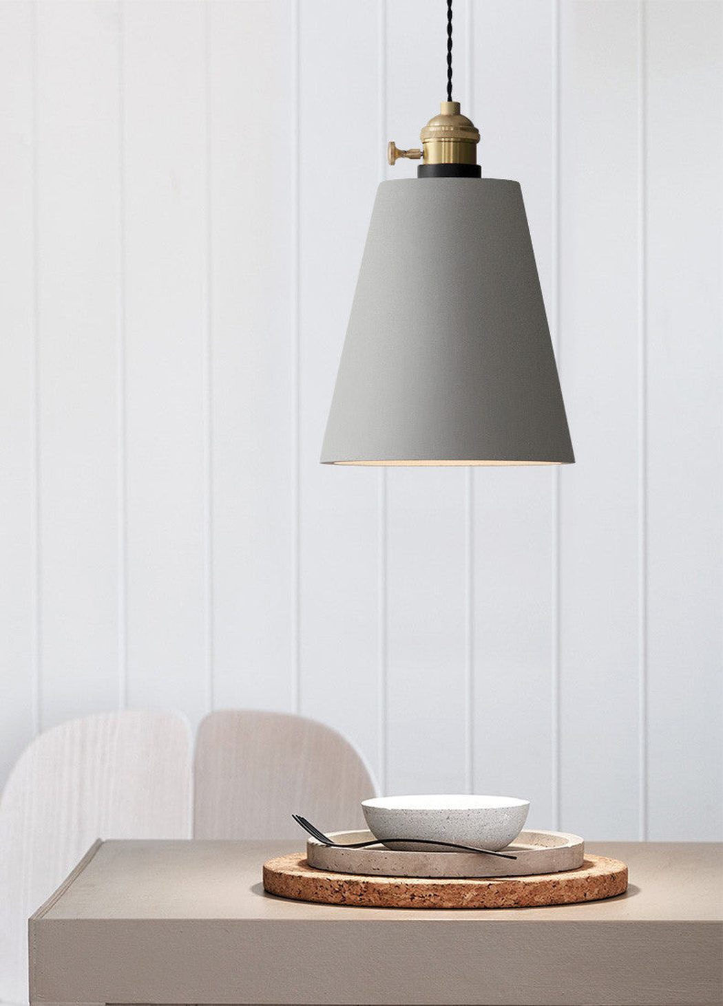 Suspension Béton Vasa avec Douille Laiton Design Brut