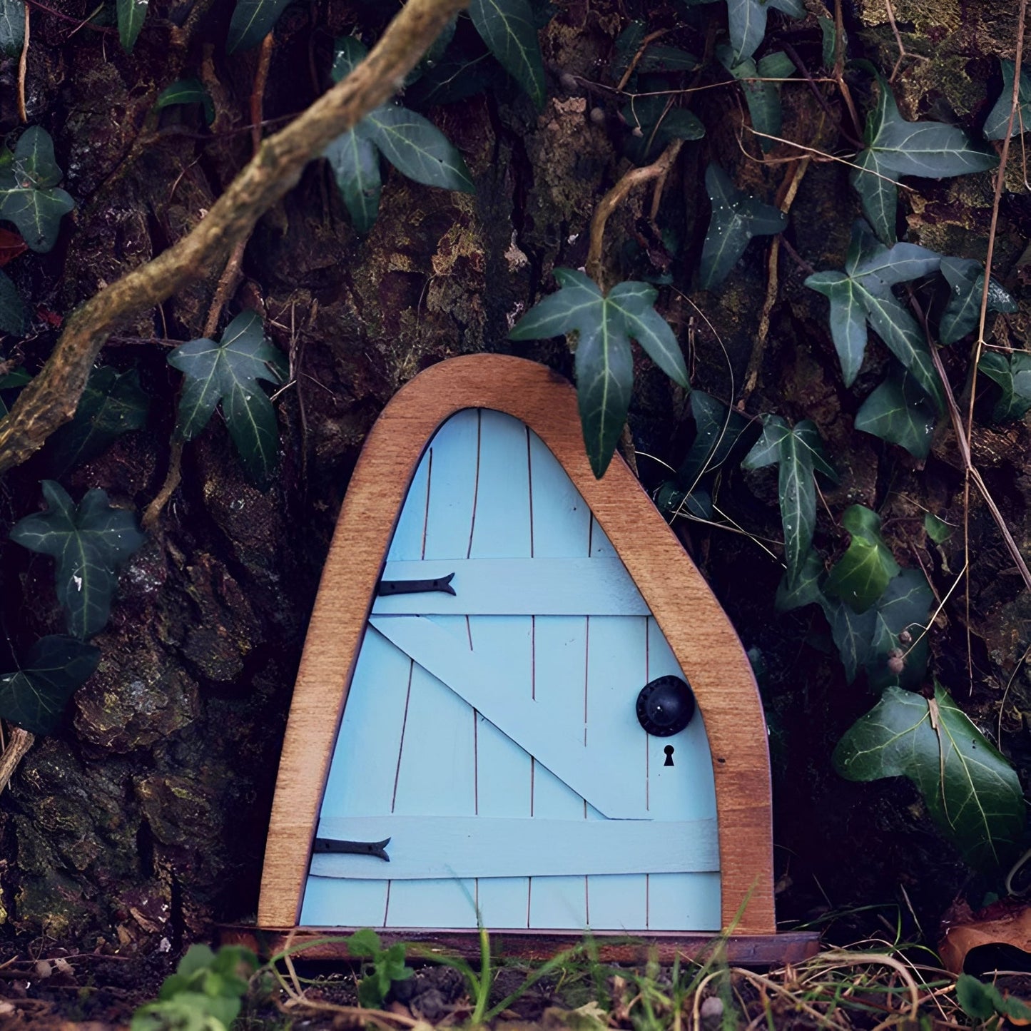 Porte de Fée Miniature en Bois – Déco Arbre de Jardin