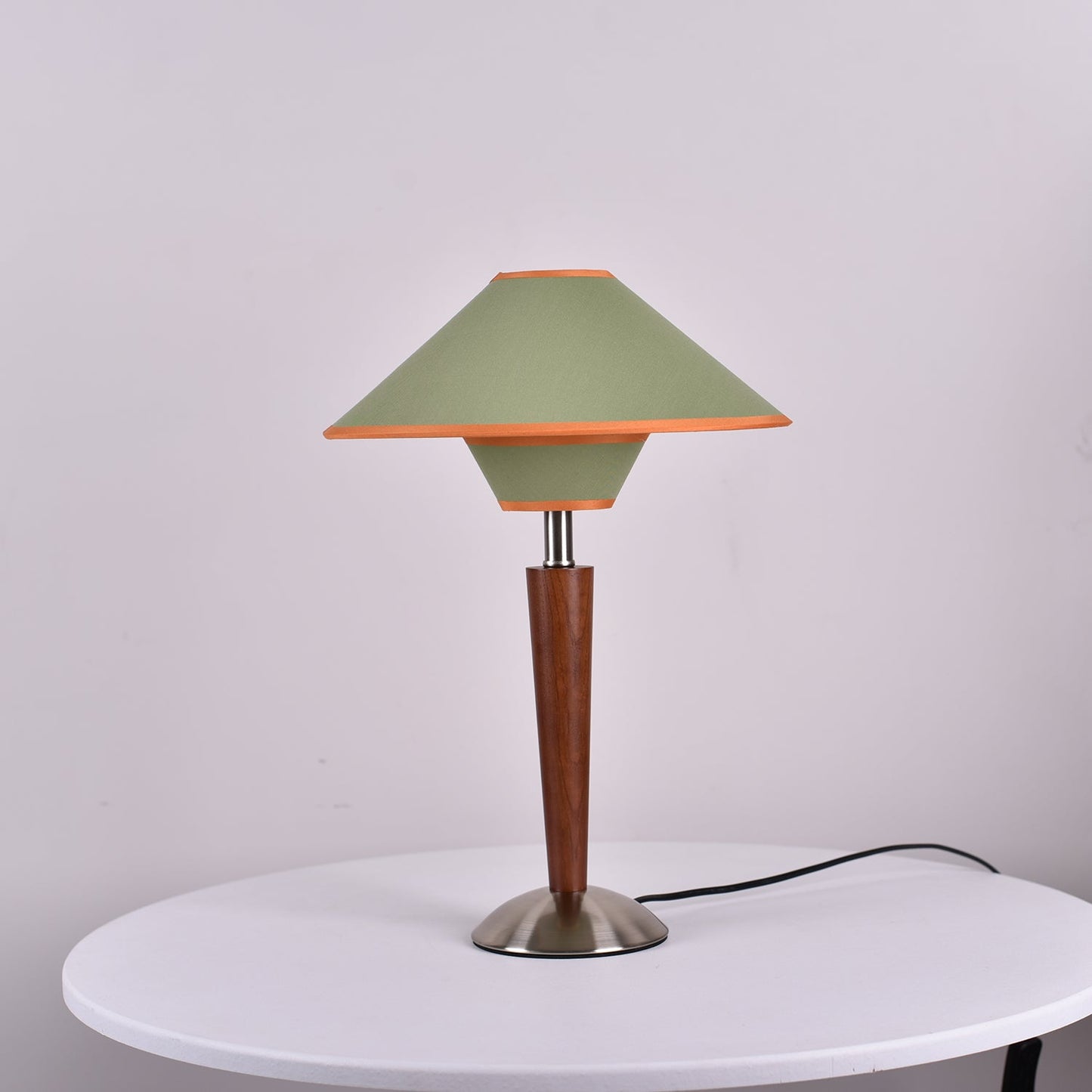 Lampe de Table Talonwood en Bois et Tissu