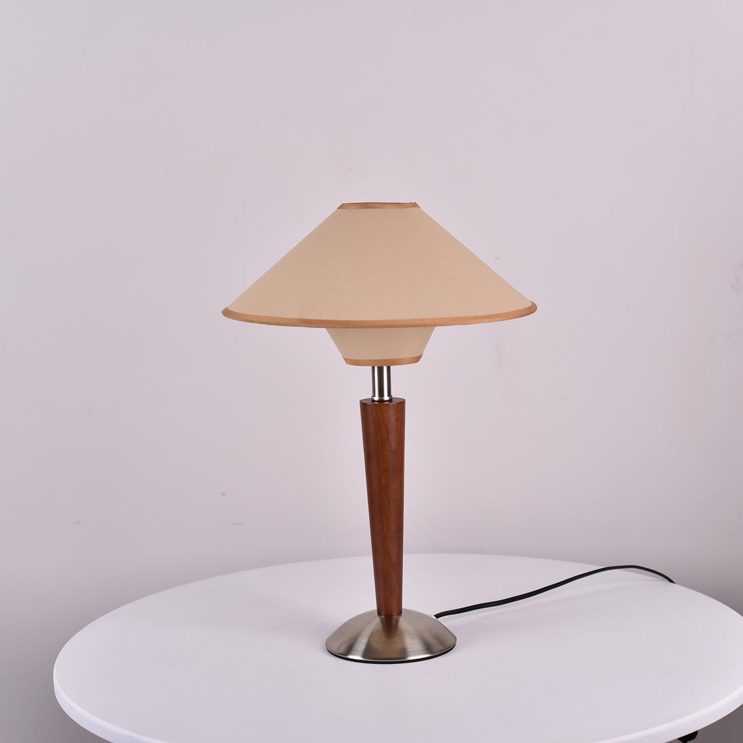 Lampe de Table Talonwood en Bois et Tissu