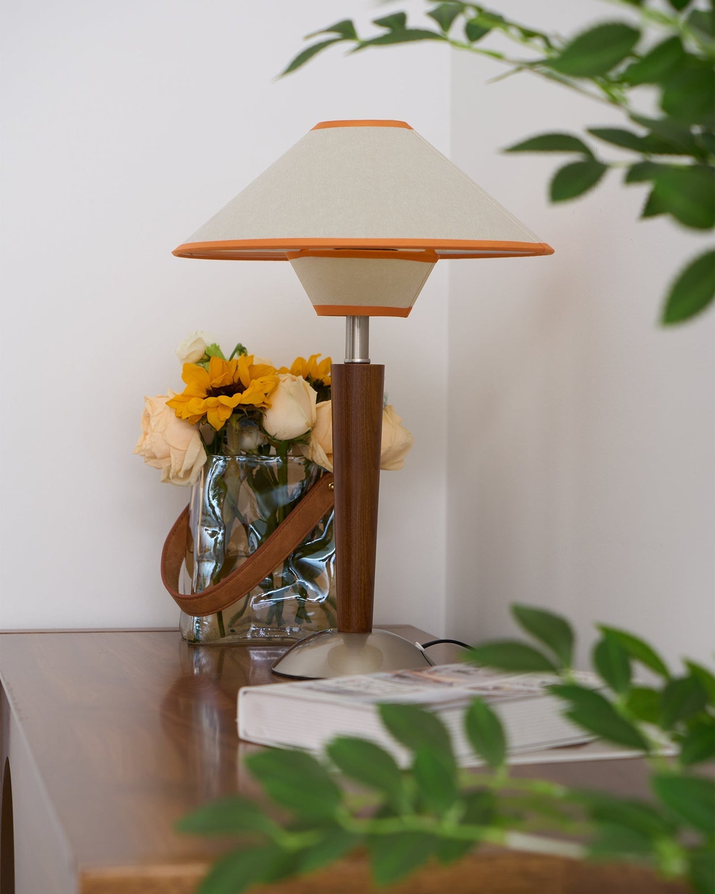 Lampe de Table Talonwood en Bois et Tissu